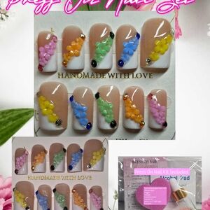 Colorful Floral Press-On Nail Set
